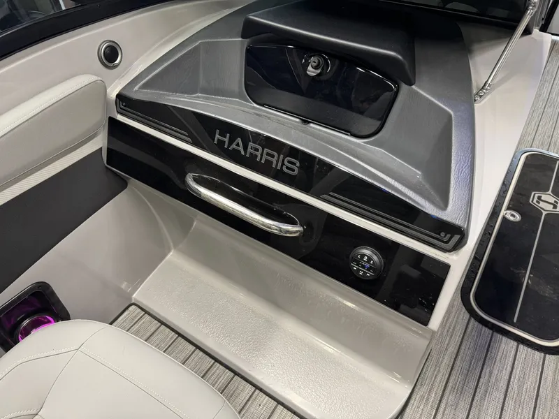 Slide: The Image of Harris Solstice DC 250 SLDH 2025 - 10