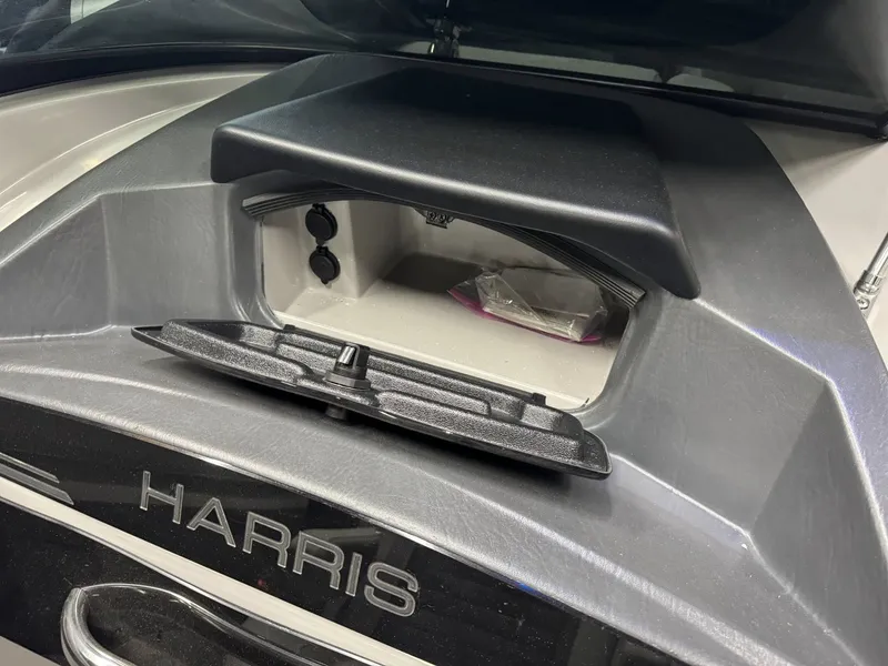 Slide: The Image of Harris Solstice DC 250 SLDH 2025 - 18