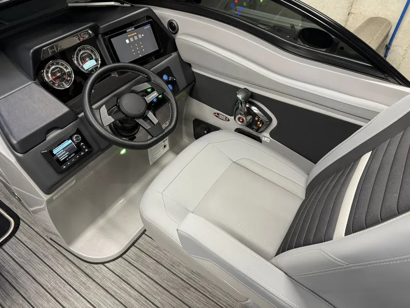 Slide: The Image of Harris Solstice DC 250 SLDH 2025 - 20