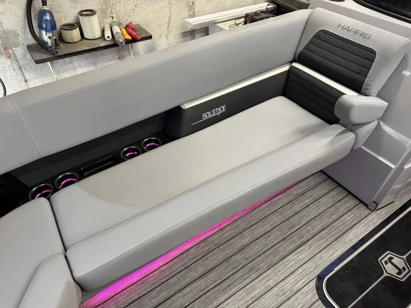 Slide: The Image of Harris Solstice DC 250 SLDH 2025 - 5