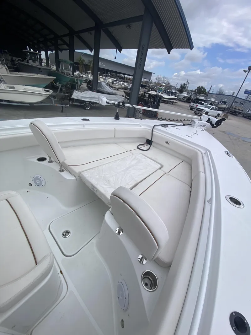 Slide: The Image of Sea Hunt 27 Game Fish forward Seating 2021 - 10