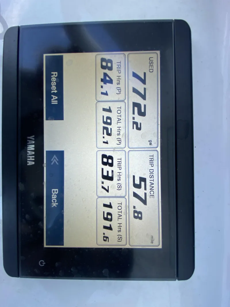 Slide: The Image of Sea Hunt 27 Game Fish forward Seating 2021 - 20