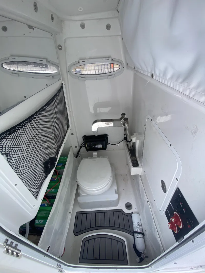 Slide: The Image of Sea Hunt 27 Game Fish forward Seating 2021 - 7