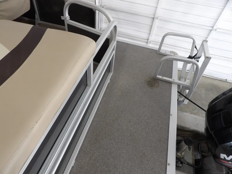 Slide: The Image of Sun Tracker 20 Party Barge 2016 - 18