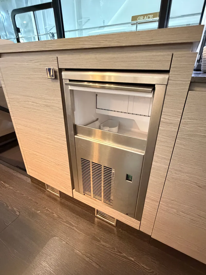 Slide: The Image of Fountaine Pajot MY5 2024 - 26