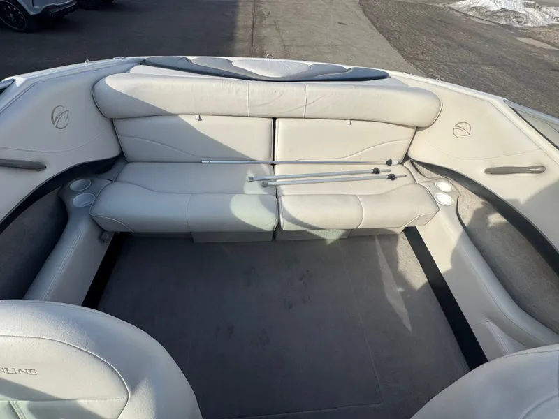 Slide: The Image of Crownline Boats 225 BR 2000 - 12