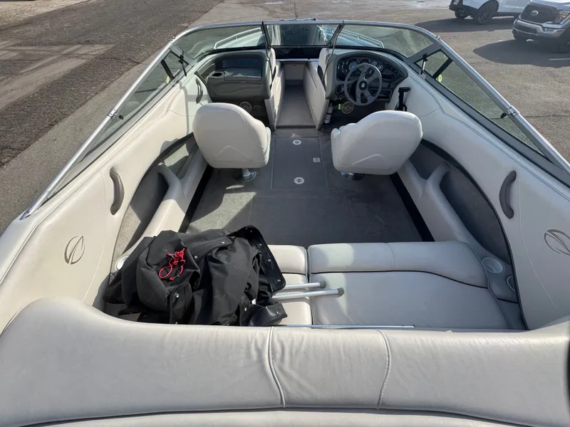 Slide: The Image of Crownline Boats 225 BR 2000 - 17