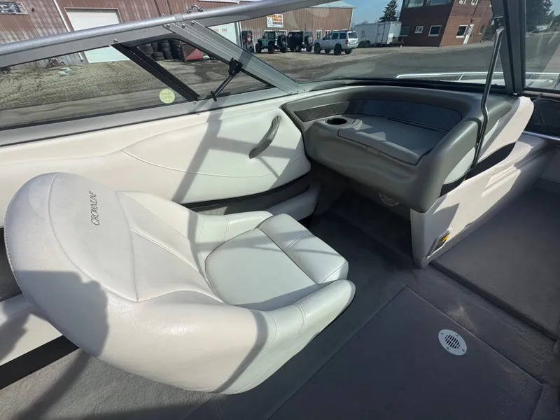 Slide: The Image of Crownline Boats 225 BR 2000 - 20