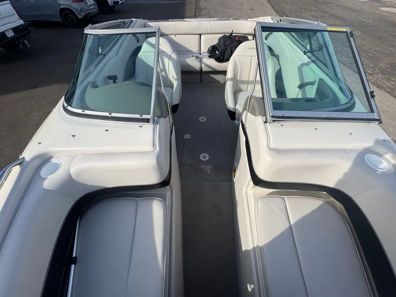 Slide: The Image of Crownline Boats 225 BR 2000 - 8