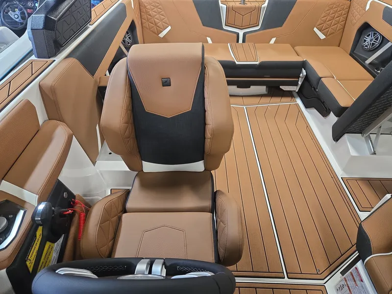 Slide: The Image of Nautique Super Air Nautique GS22 2026 - 5
