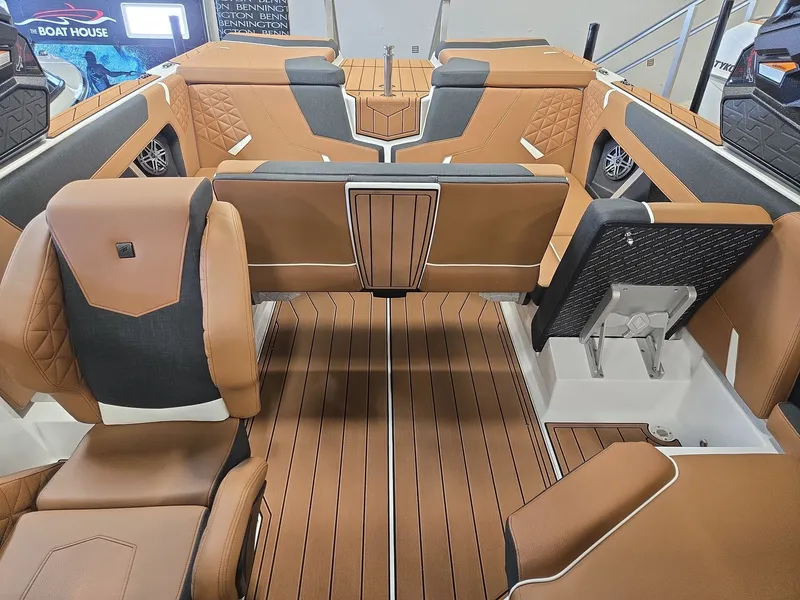 Slide: The Image of Nautique Super Air Nautique GS22 2026 - 7