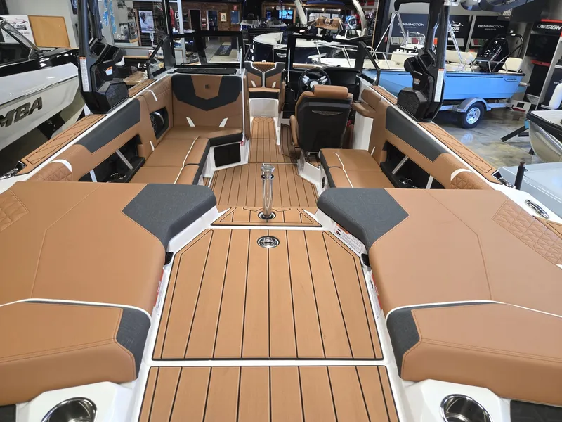 Slide: The Image of Nautique Super Air Nautique GS22 2026 - 8