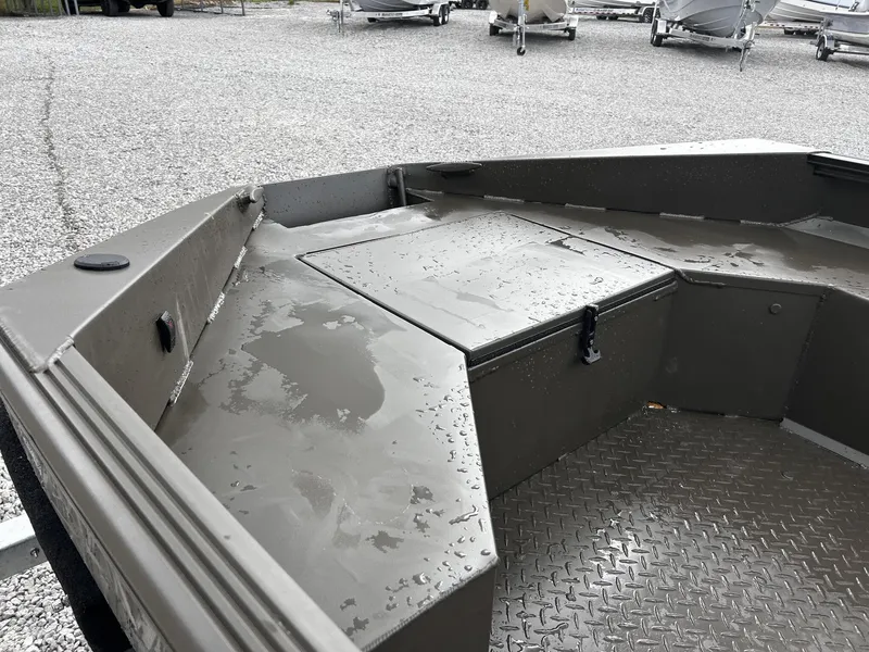 Slide: The Image of Edge Boats HSPD Series 1756DB 2026 - 9