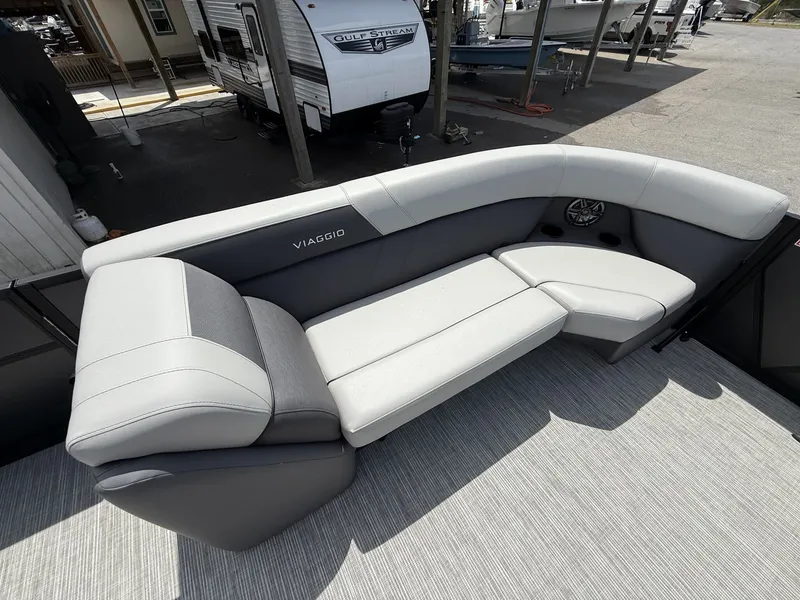 Slide: The Image of Viaggio Lago V-U 22 2026 - 10