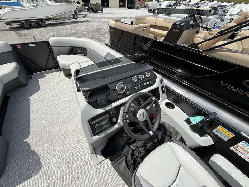 Slide: The Image of Interior of Viaggio Lago V 22U-TRITOON-HONDA 200, year 2026. - 4