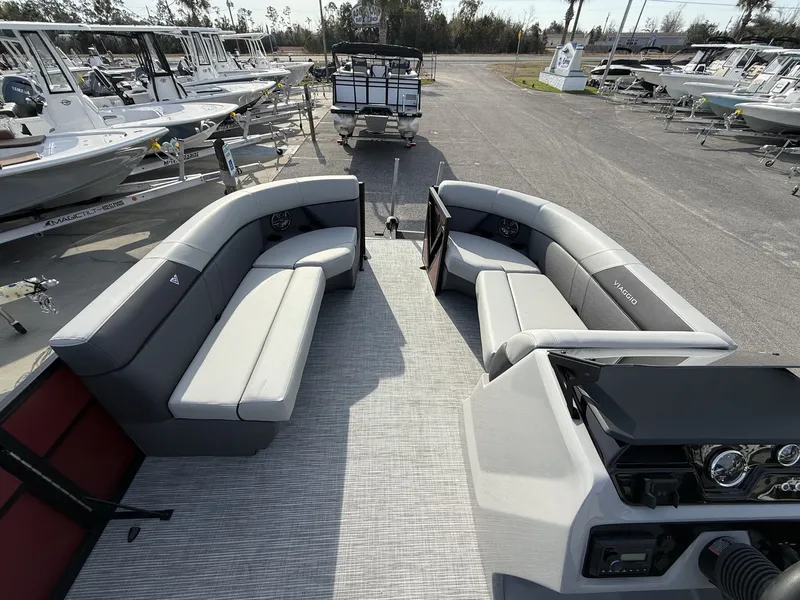 Slide: The Image of Viaggio Lago V 20 C-HONDA 115 2026 - 7