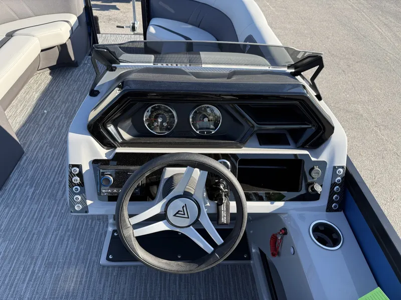 Slide: The Image of Viaggio Lago X TRITOON-HONDA 200 2026 - 9