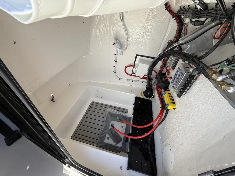 Slide: The Image of Tidewater 220 LXF 2026 - 7