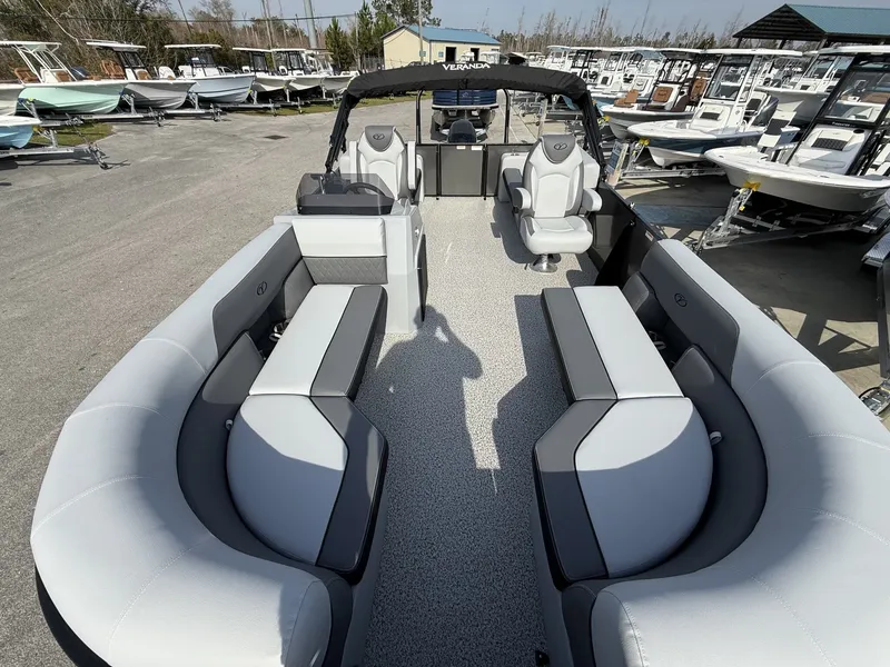 Slide: The Image of Veranda Vista View Series 20RC 2026 - 9