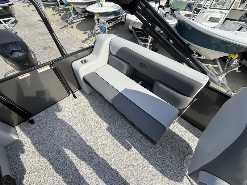 Slide: The Image of Veranda Vista View Series 20RC-BITOON-115HP 2026 - 6