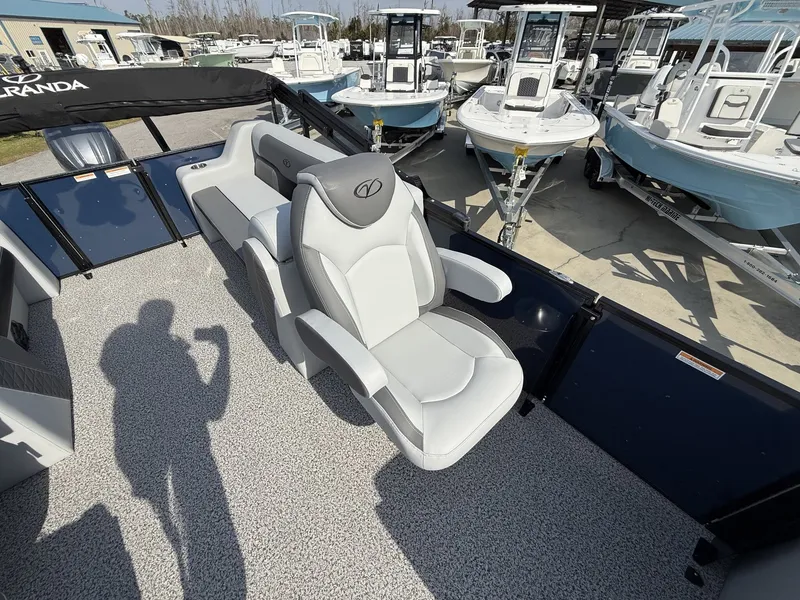 Slide: The Image of Veranda Vista View Series 22RC 2026 - 10