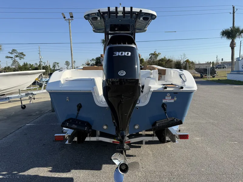 Slide: The Image of Sea Pro 242 242 DLX 2026 - 7