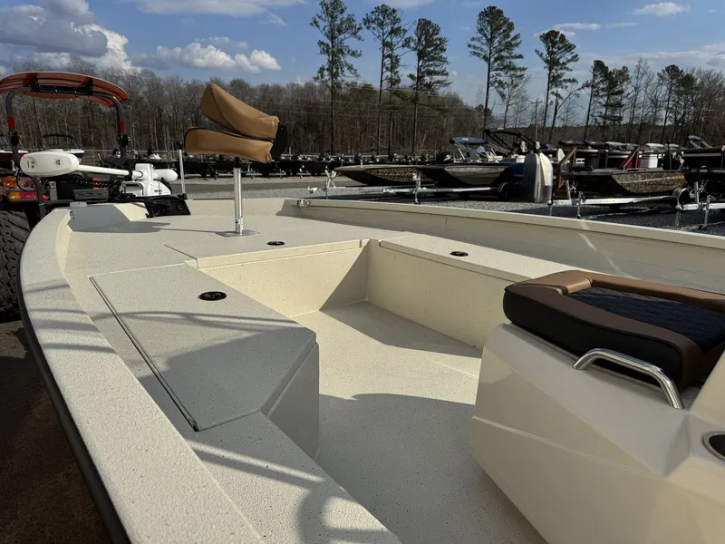 Slide: The Image of Xpress Hyper-Lift Series H22B-WITH TERROVA 2026 - 3