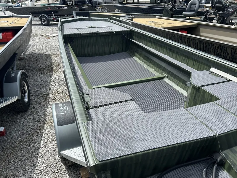 Slide: The Image of Gator-Tail Savage Series 1750 WITH GTR 40 2026 - 3