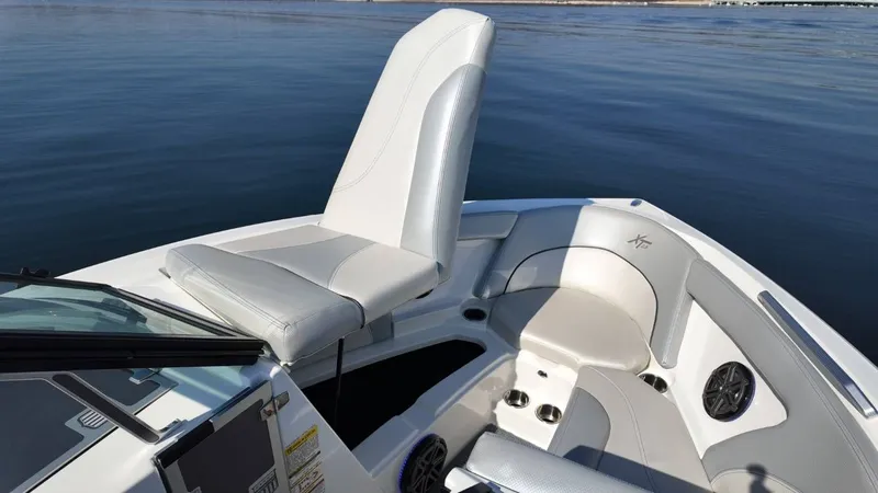 Slide: The Image of MasterCraft XT23 2017 - 16