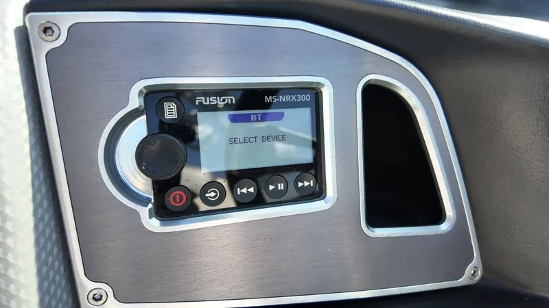 Slide: The Image of MasterCraft XT23 2017 - 25