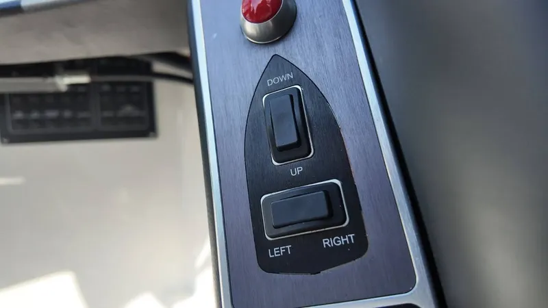 Slide: The Image of MasterCraft XT23 2017 - 37