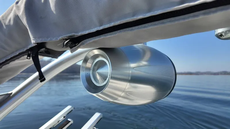 Slide: The Image of MasterCraft XT23 2017 - 56