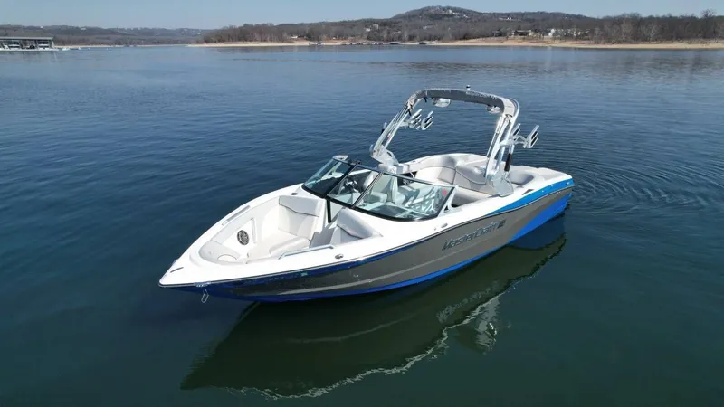 Slide: The Image of MasterCraft XT23 2017 - 8