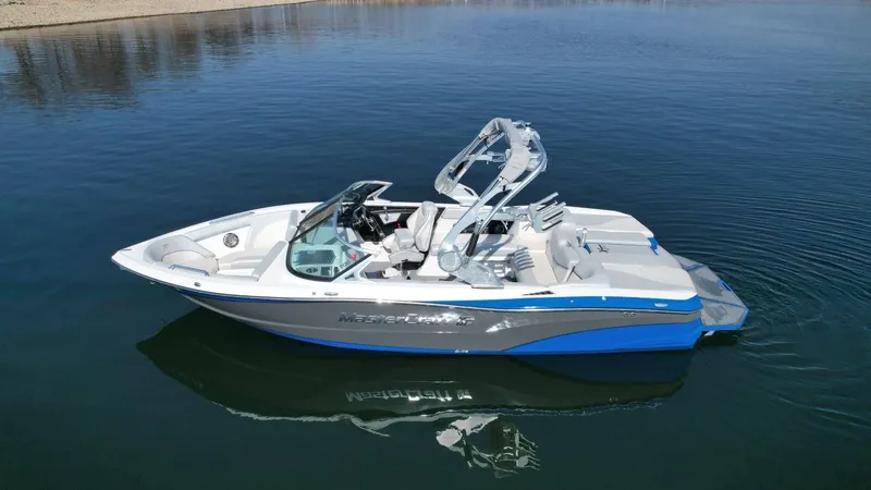 Slide: The Image of MasterCraft XT23 2017 - 9
