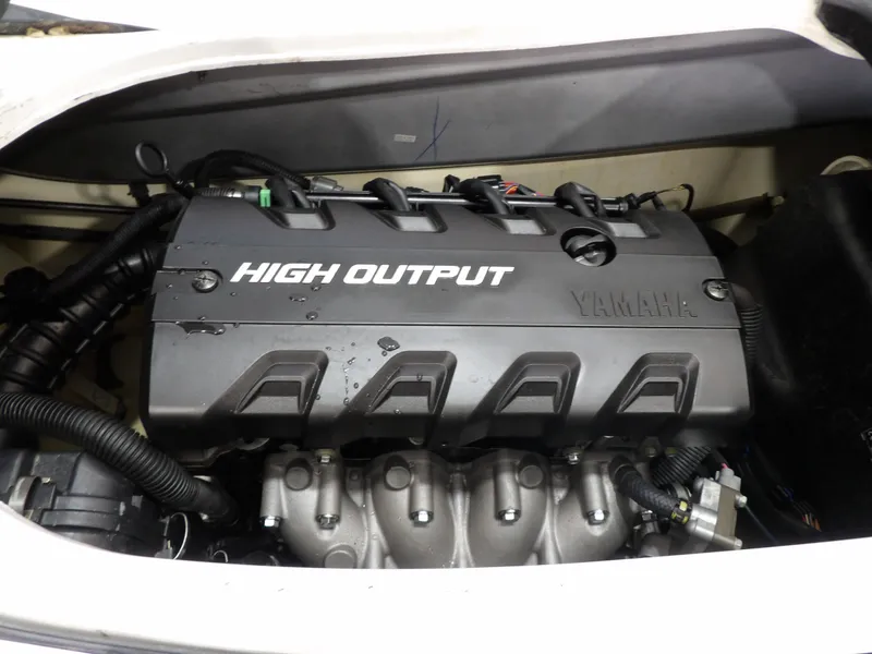 Slide: The Image of Yamaha FX CRUISER 2019 - 18