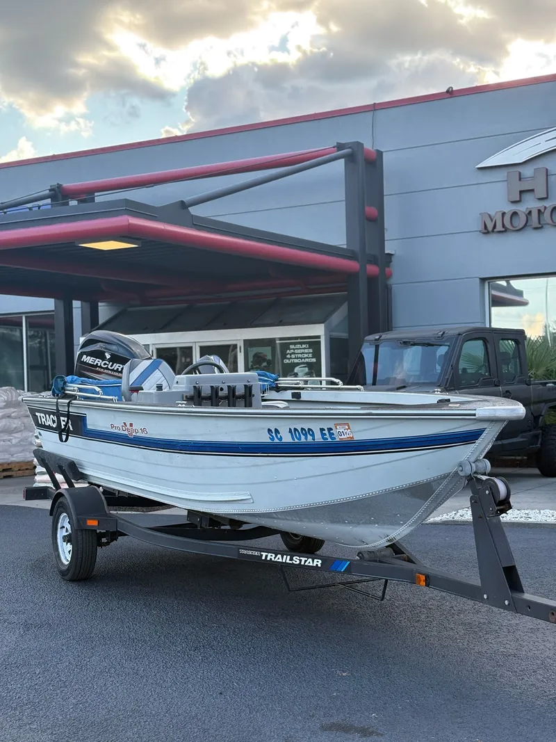 The Image of Tracker Pro Deep V-16 1993 - 1