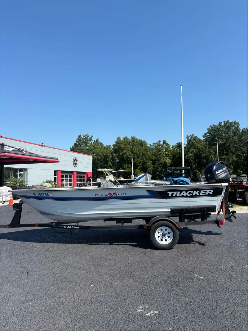 Slide: The Image of Tracker Pro Deep V-16 1993 - 5