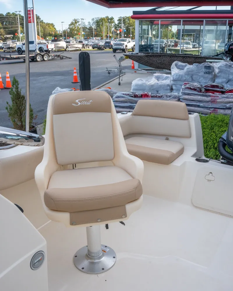 Slide: The Image of Scout 195 Sport Dorado 2022 - 11