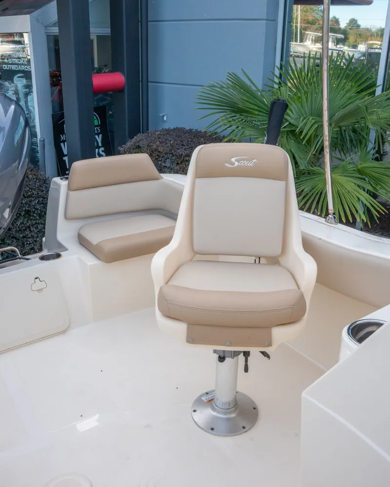 Slide: The Image of Scout 195 Sport Dorado 2022 - 12