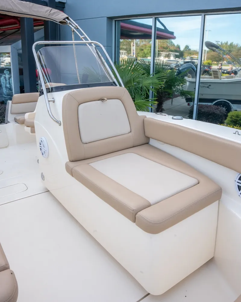 Slide: The Image of Scout 195 Sport Dorado 2022 - 16