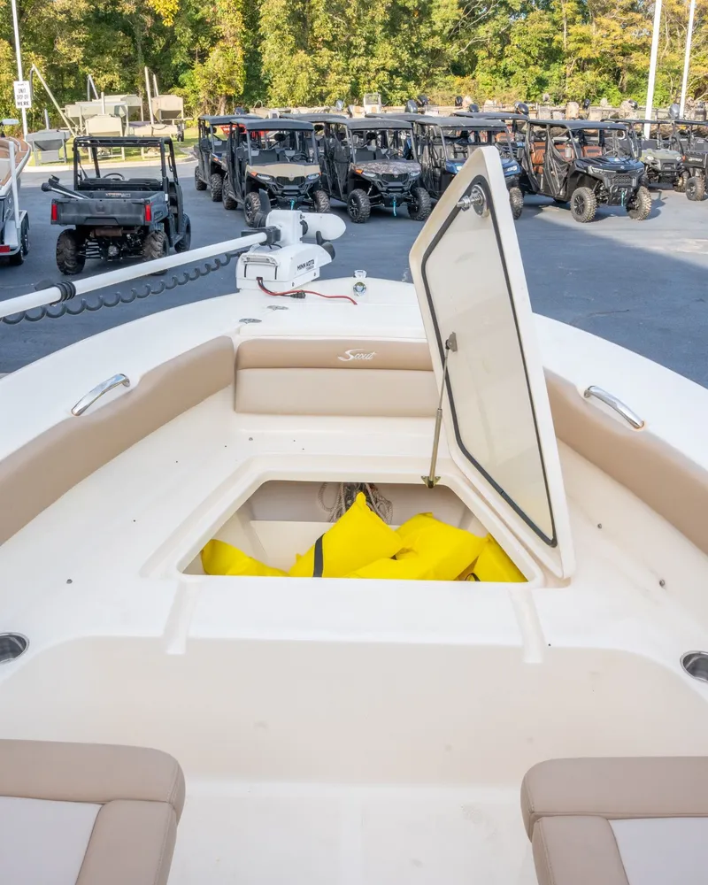 Slide: The Image of Scout 195 Sport Dorado 2022 - 19