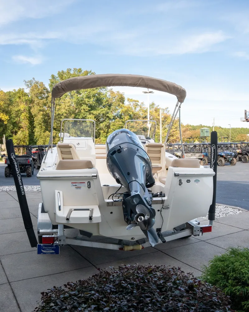 Slide: The Image of Scout 195 Sport Dorado 2022 - 4