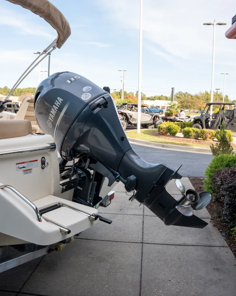 Slide: The Image of Scout 195 Sport Dorado 2022 - 8