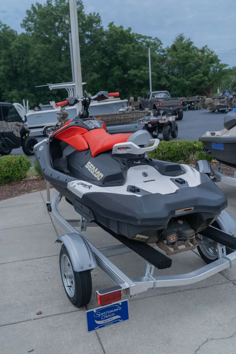 Slide: The Image of Sea-Doo SPARK 3UP TRIXX 2024 - 5