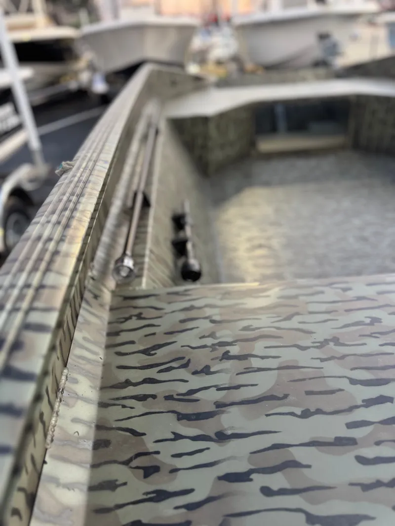 Slide: The Image of Edge Boats 656 SPORTSMAN 2026 - 4