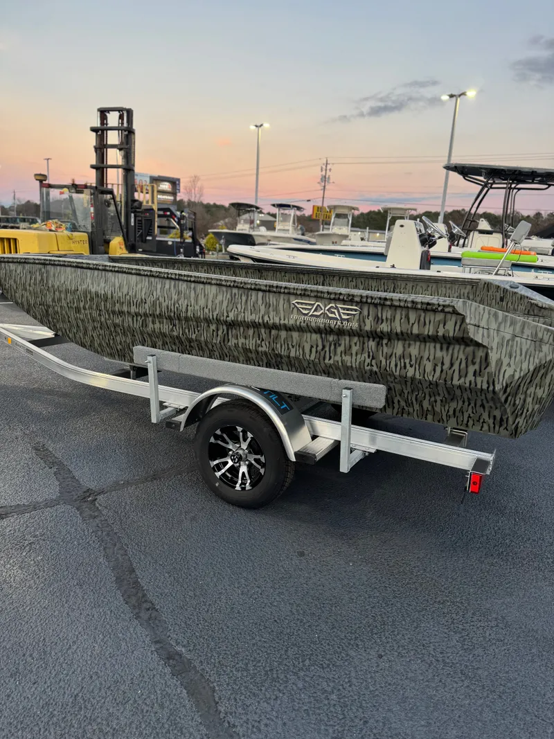 Slide: The Image of Edge Boats 656 SPORTSMAN 2026 - 9