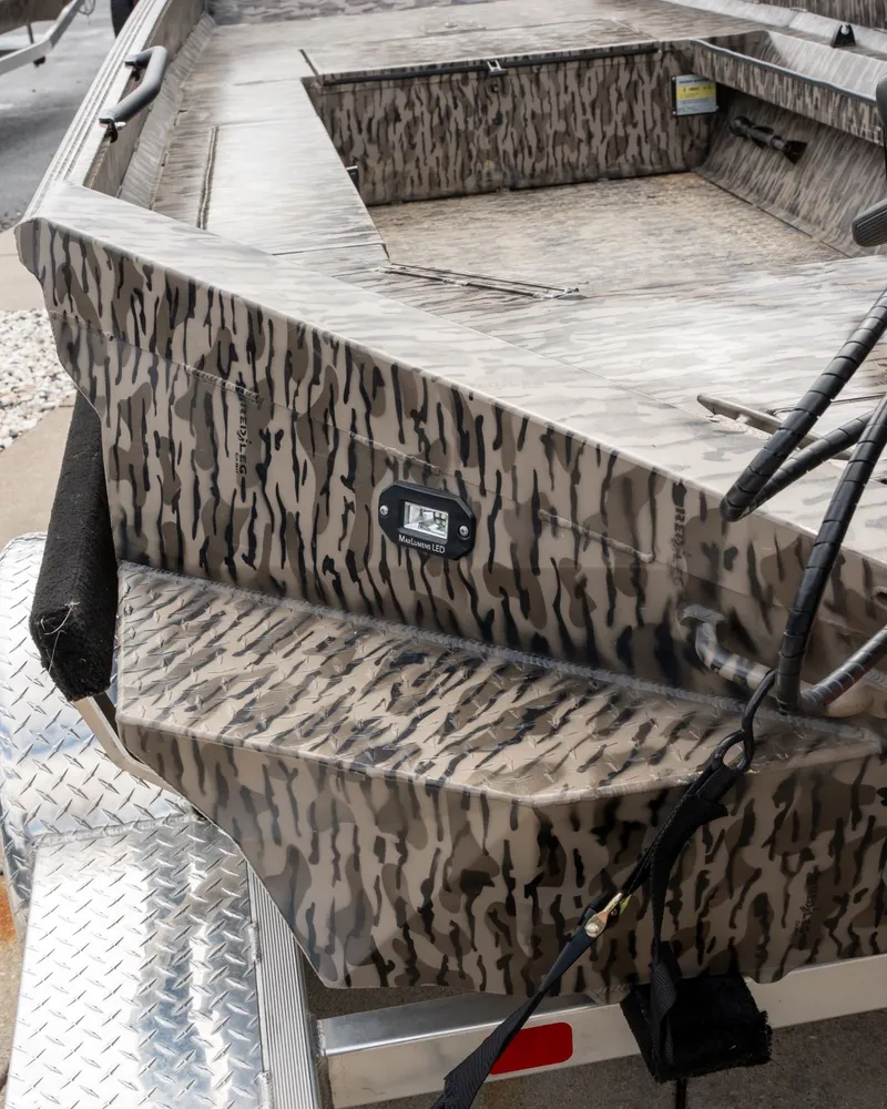 Slide: The Image of Edge Boats 756 DB 2025 - 13