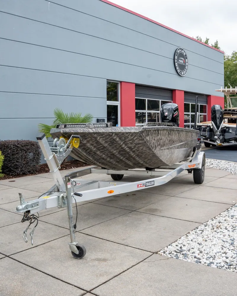 Slide: The Image of Edge Boats 756 DB 2025 - 2