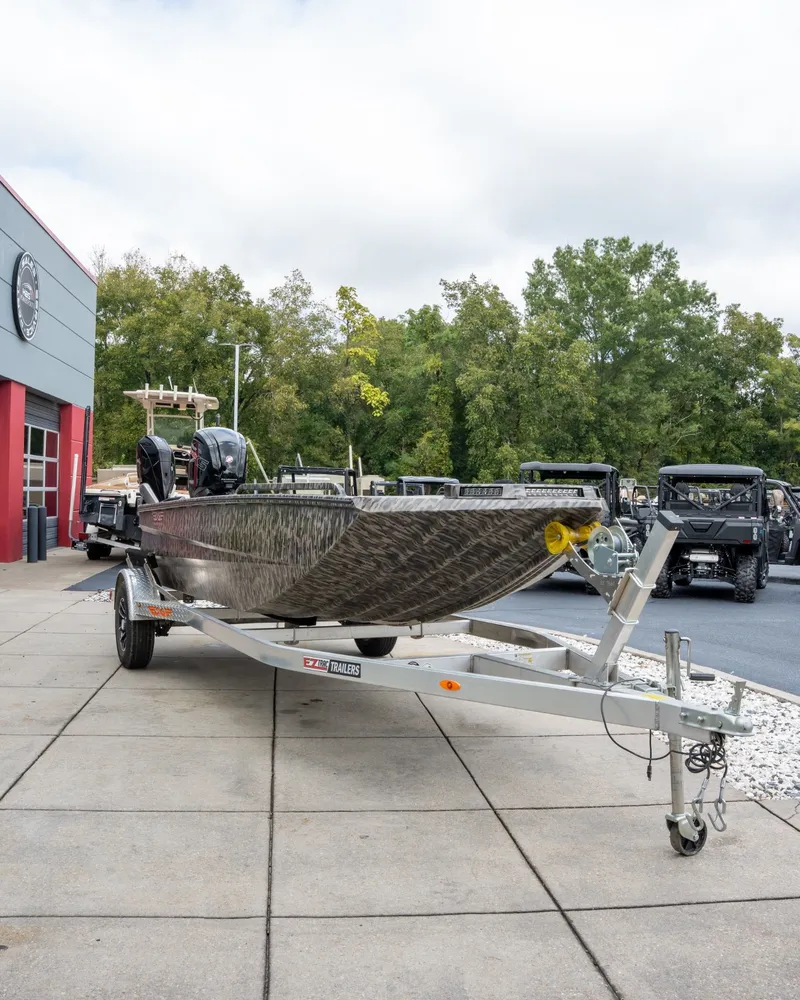 Slide: The Image of Edge Boats 756 DB 2025 - 3