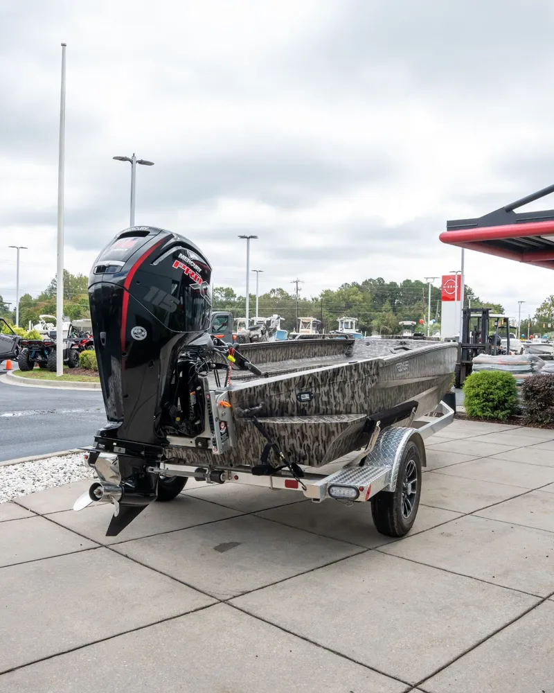 Slide: The Image of Edge Boats 756 DB 2025 - 4